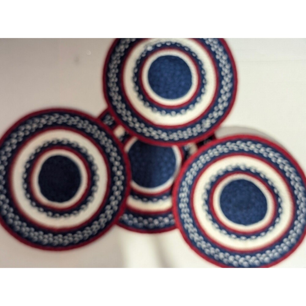 Celebrate Americana Together Patriotic table Runner 35.5" x 13"+4 round mats 15'